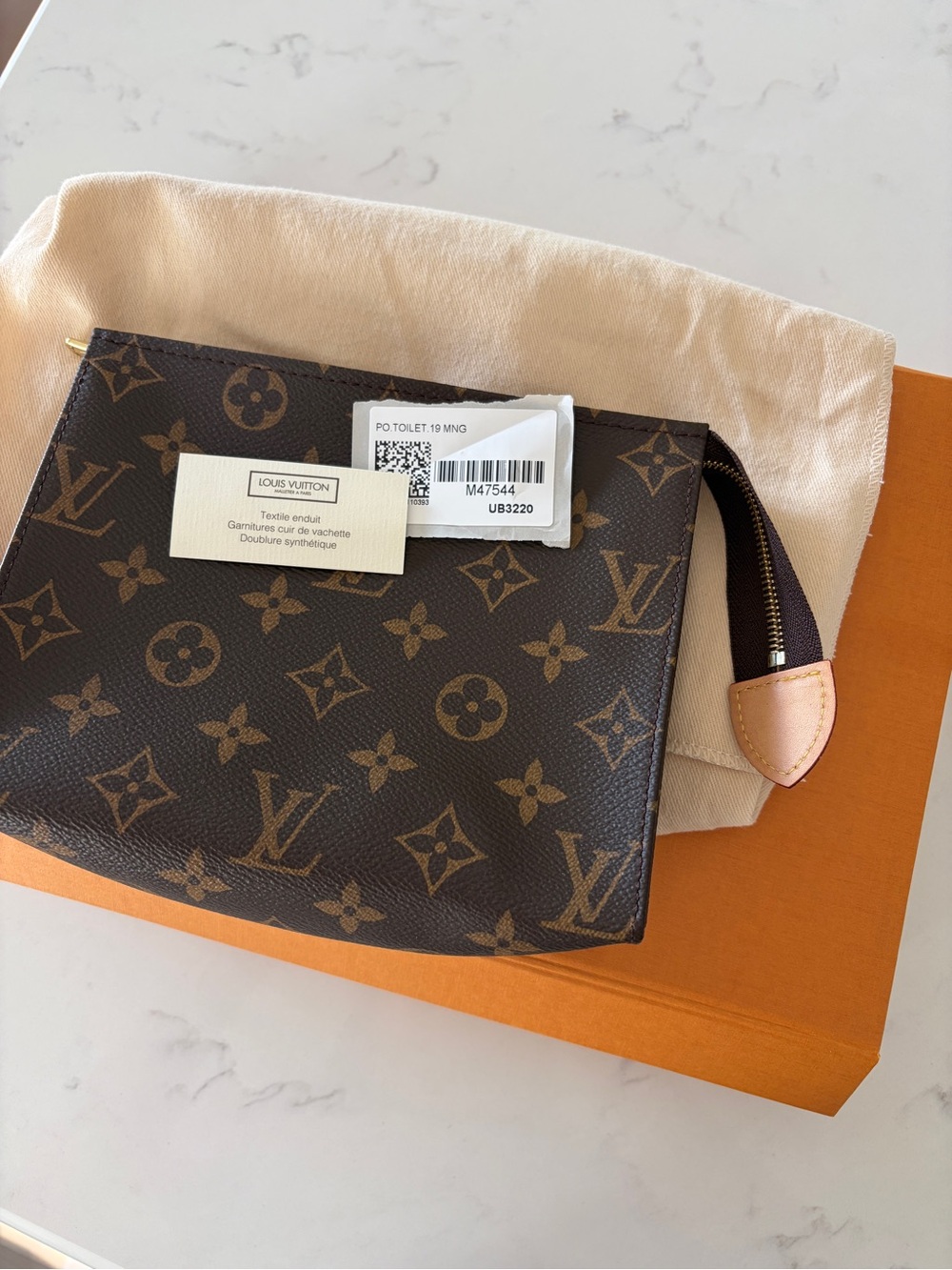 Louis Vuitton Monogram Canvas Toiletry Pouch in Brown and Tan 19 brand new